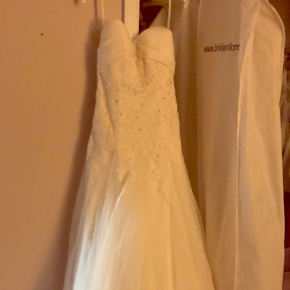 Beautiful. never used White Wedding dress